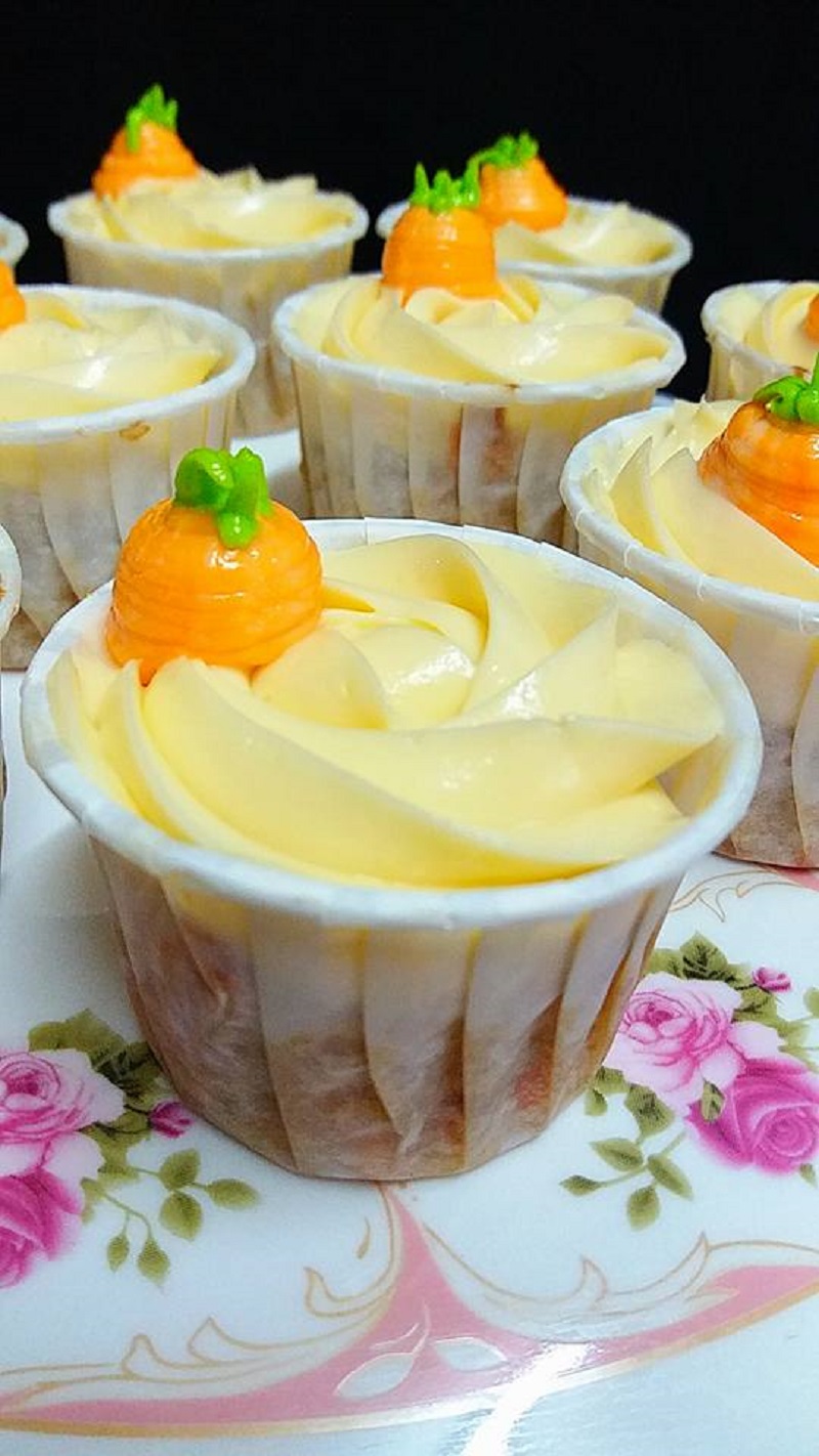 carrot oat cupcakes