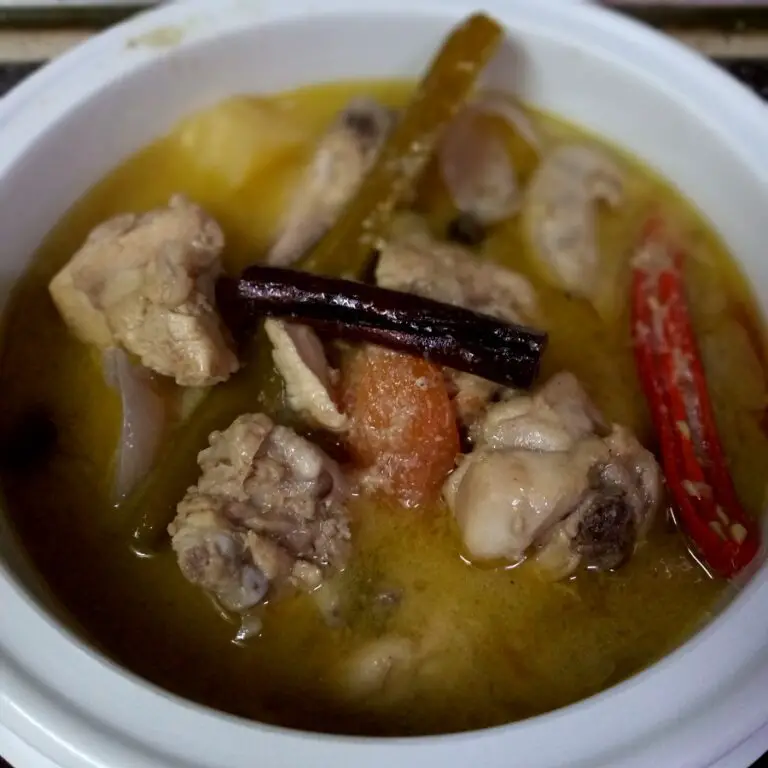 Resepi Ayam Masak Kurma (Ringkas Sedap)