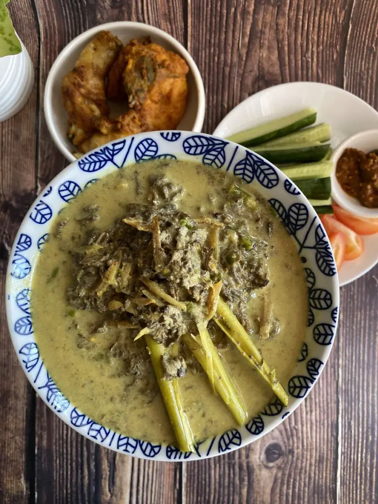 Resepi Cendawan Kukur (Masak Lemak Cili Api)