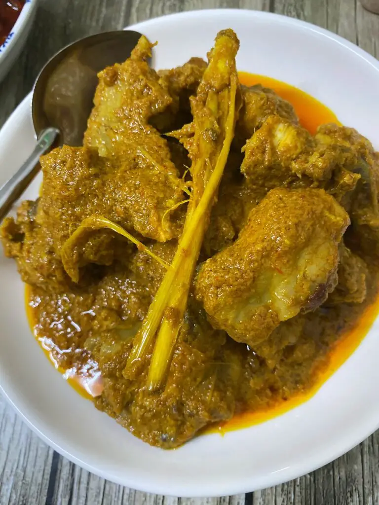 Rendang Ayam Cili Padi: Pedasnya Sampai Menangis!