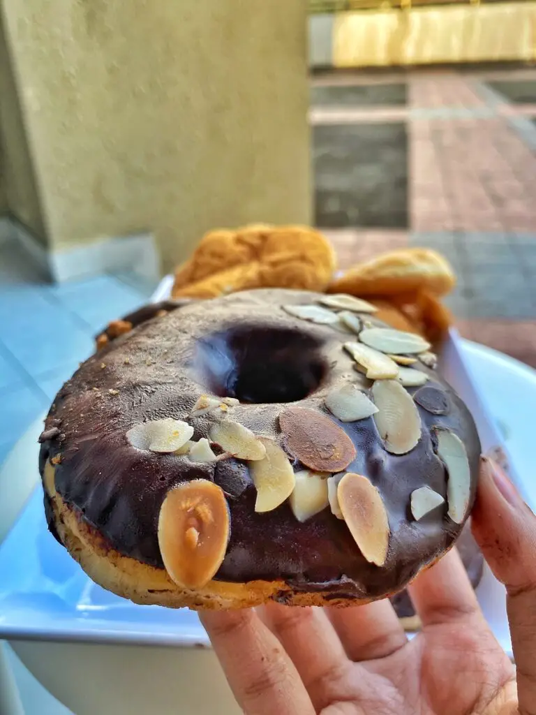 Resepi Donat Choc Almond Sedap Menjilat Jari