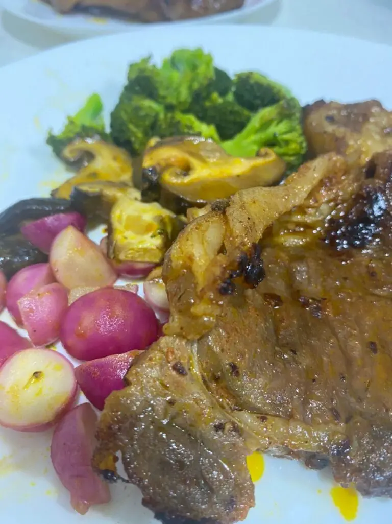 Resepi Steak Striploin Dengan Brokoli Dan Beetroot Ala Mat Saleh