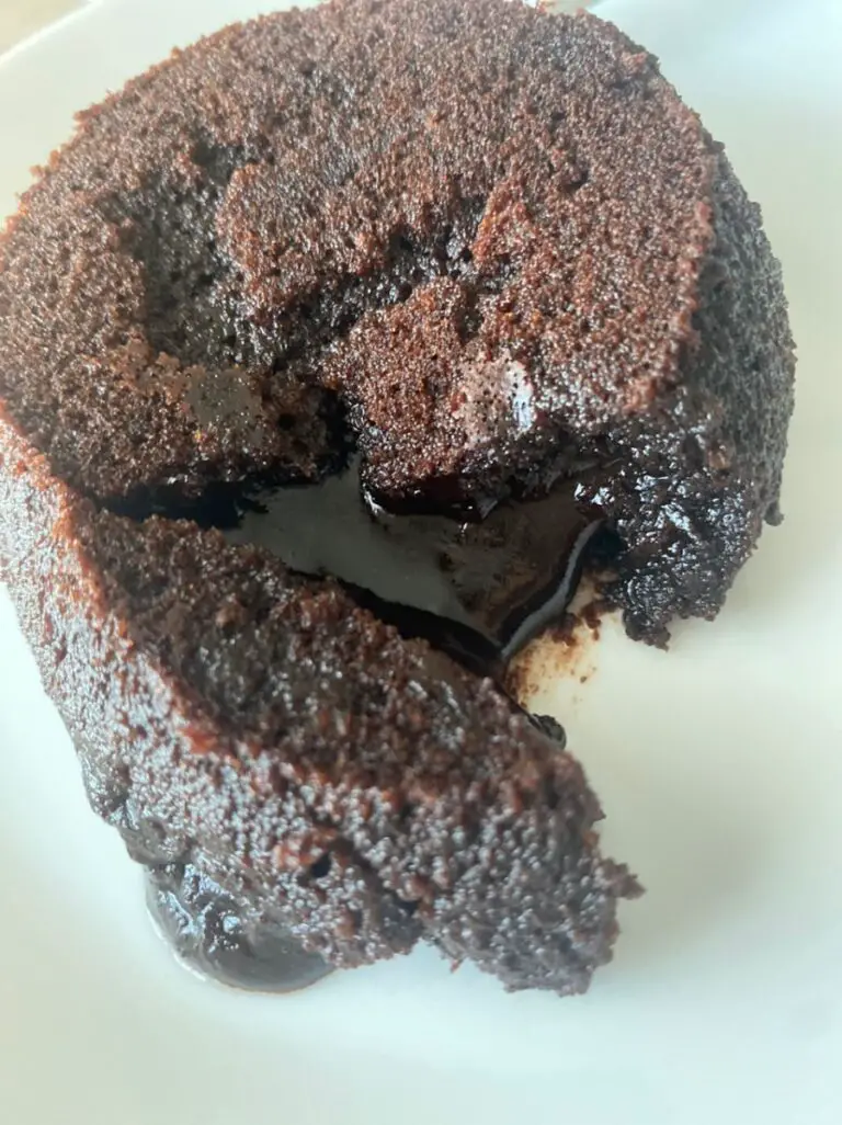 Resepi Molted Choc Cake Penuh Coklat Syiok Makan