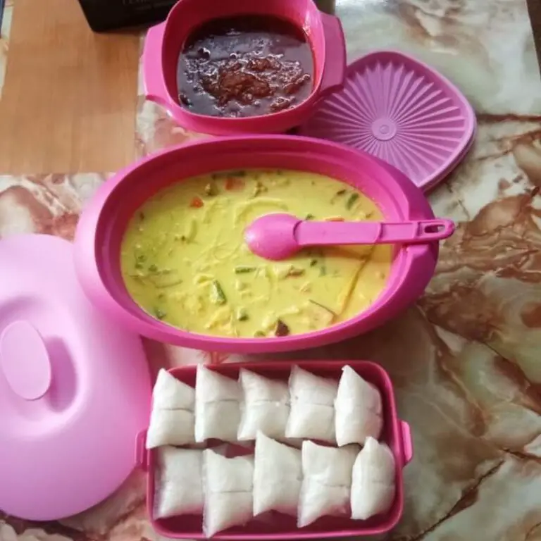 Resepi Lontong dan Kuah Lodeh Menu Wajib Hari Raya