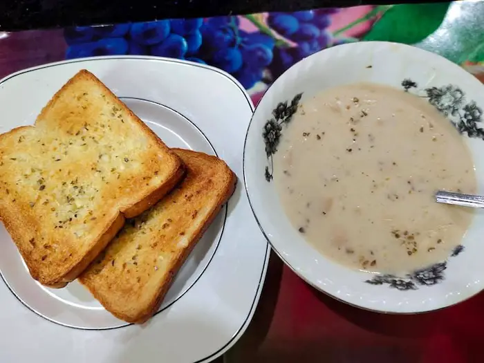 10 Kumpulan Resepi Homemade Mushroom Soup & Garlic Bread (Lazat dan Berkrim